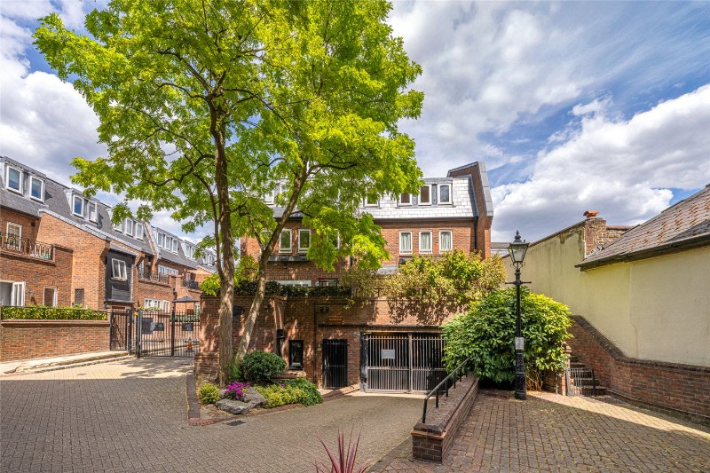 Spencer Walk, London, NW3