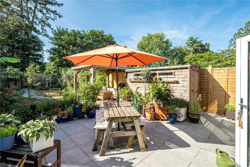 Coleson Hill Road, Wrecclesham, Farnham, Surrey, GU10