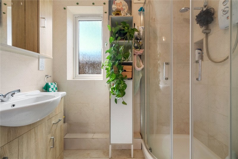 Riverside Close, London, E5