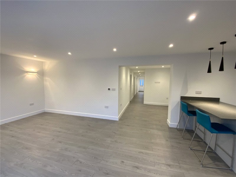 Willis Close, Great Bedwyn, Marlborough, Wiltshire, SN8