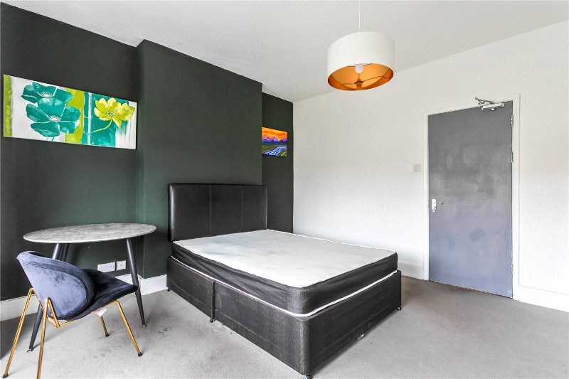 Hainault Road, London, E11