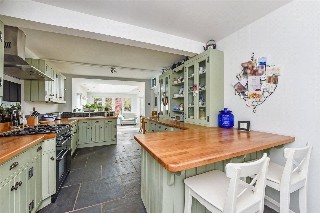Tilmore Gardens, Petersfield, Hampshire, GU32