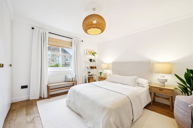 Deronda Road, London, SE24