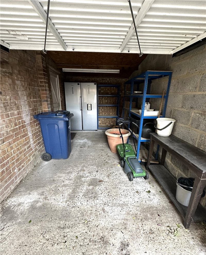 Edward Road, Farnham, Surrey, GU9
