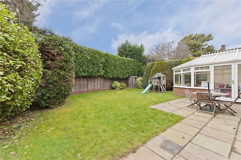 Woodland Grove, Weybridge, KT13