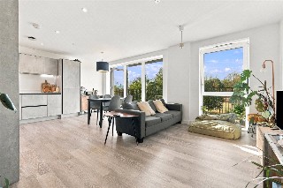 Seven Sisters Road, London, N4