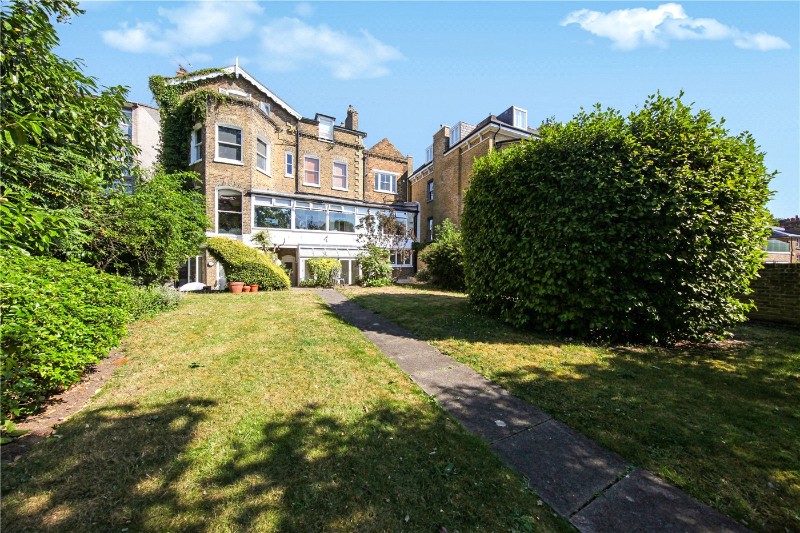Grove Park, Camberwell, London, SE5
