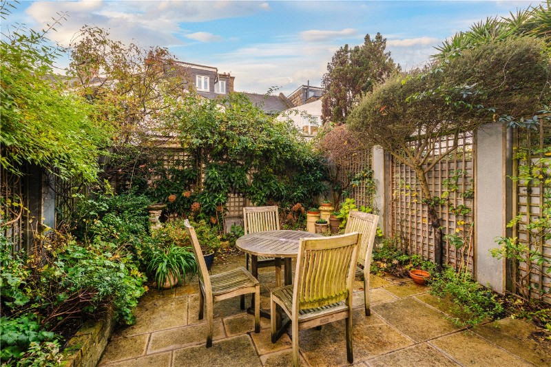 Cornwall Grove, London, W4