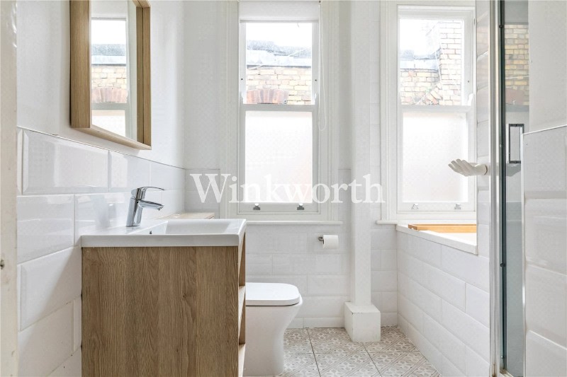 Grand Parade, London, N4