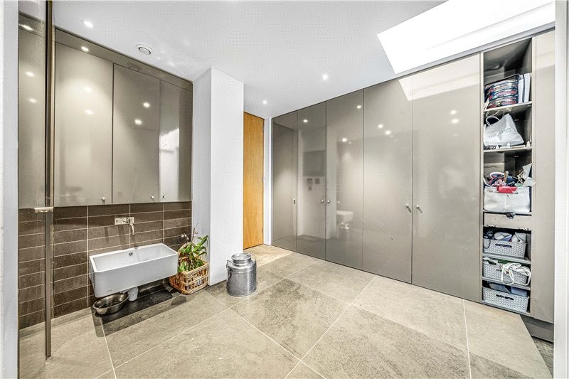 Roedean Crescent, Putney, London, SW15