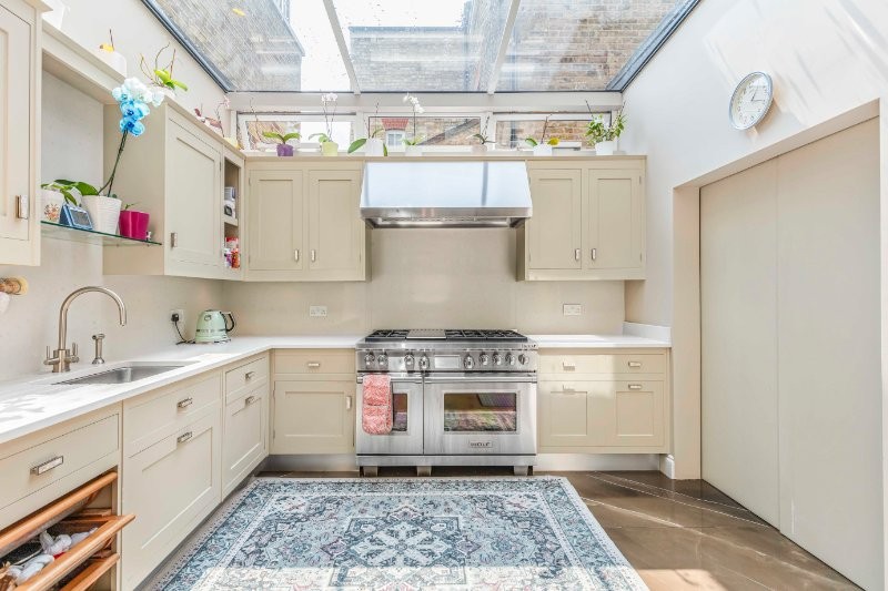 Castelnau, Barnes, London, SW13
