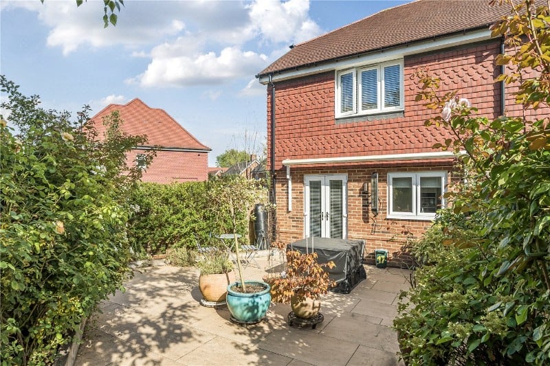Cascade Way, Farnham, Surrey, GU9