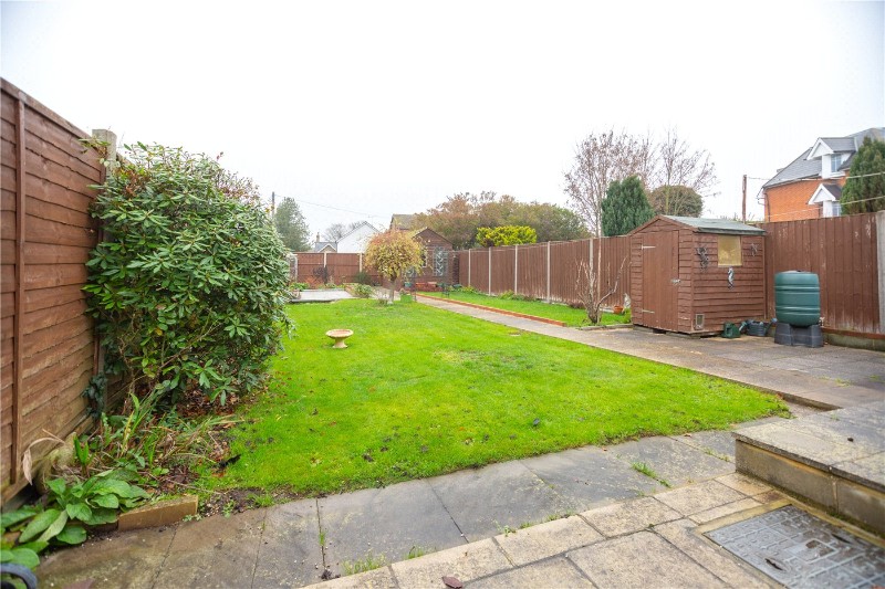 2 bedroom property for sale in Rusham Road, Egham, Surrey, TW20 (Ref