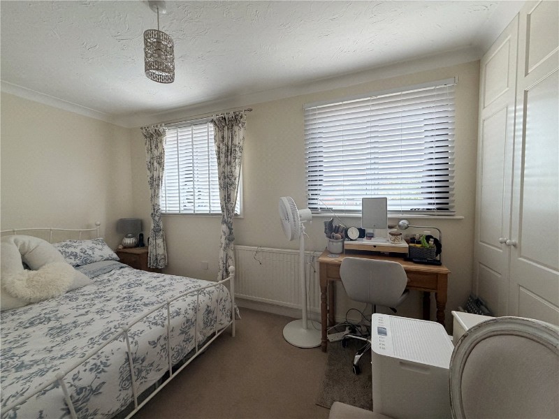 Weywood Close, Farnham, Surrey, GU9