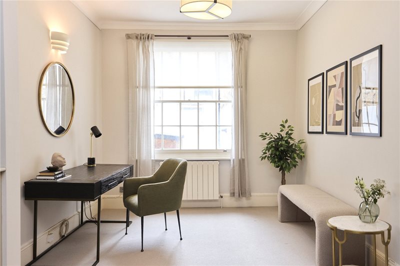 Ordnance Mews, London, NW8