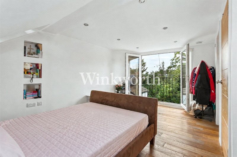 Eaton Park Road, London, N13