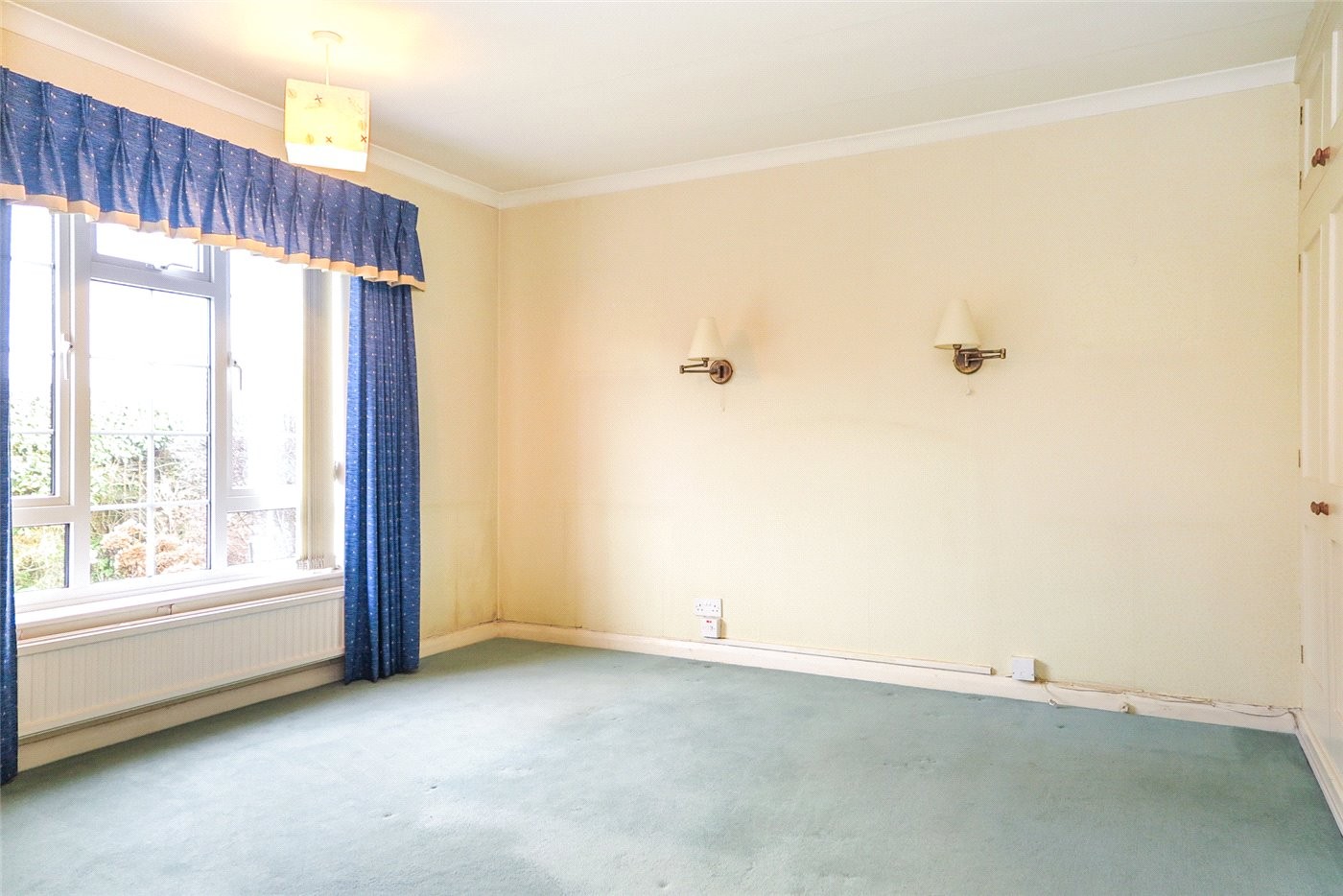2 bedroom property for sale in Trafalgar Court, Firgrove Hill, Farnham