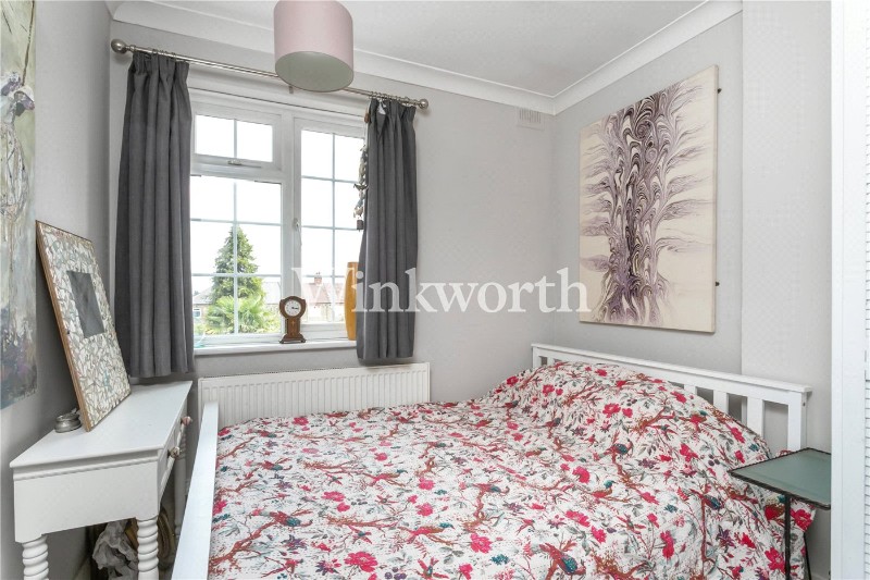 River Avenue, London, N13