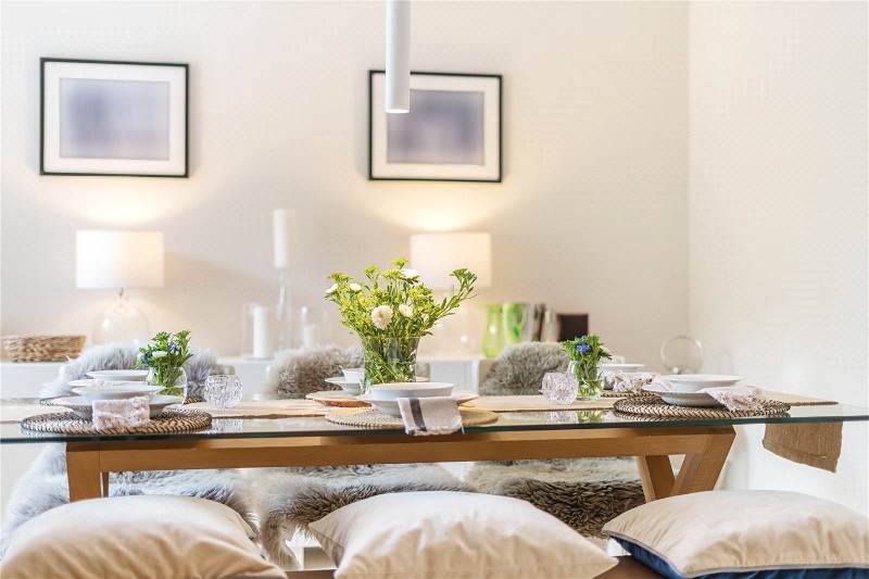 Benett Gardens, Shaw, Newbury, Berkshire, RG14