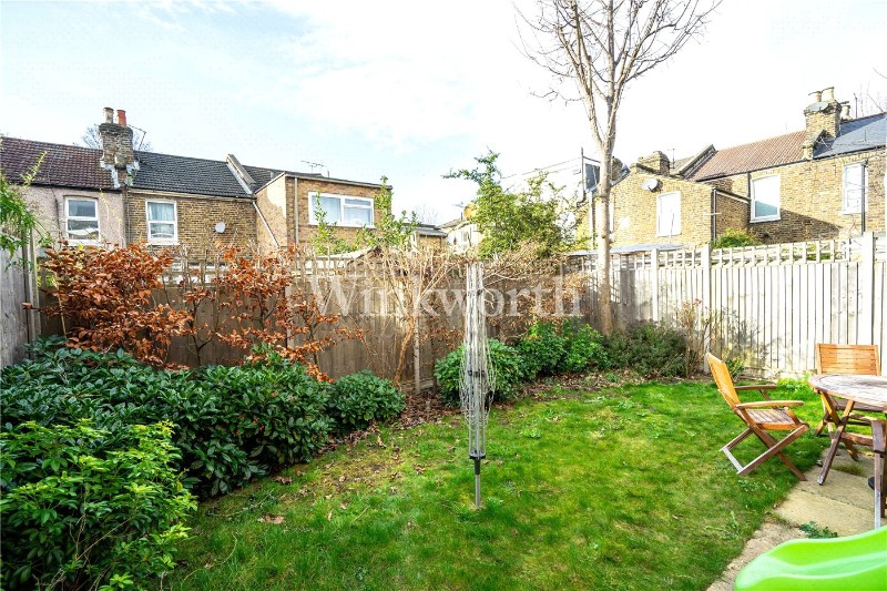 Belz Drive, London, N15