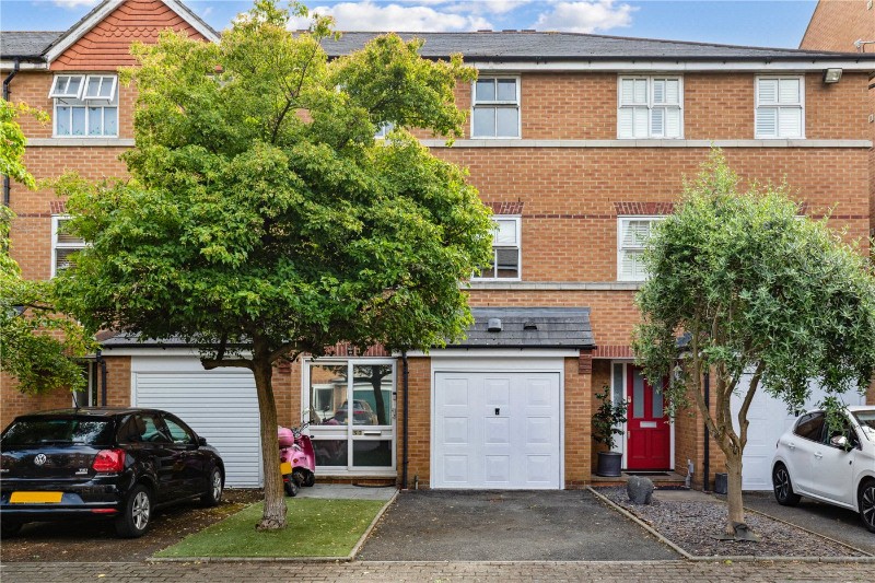 Lisle Close, London, SW17