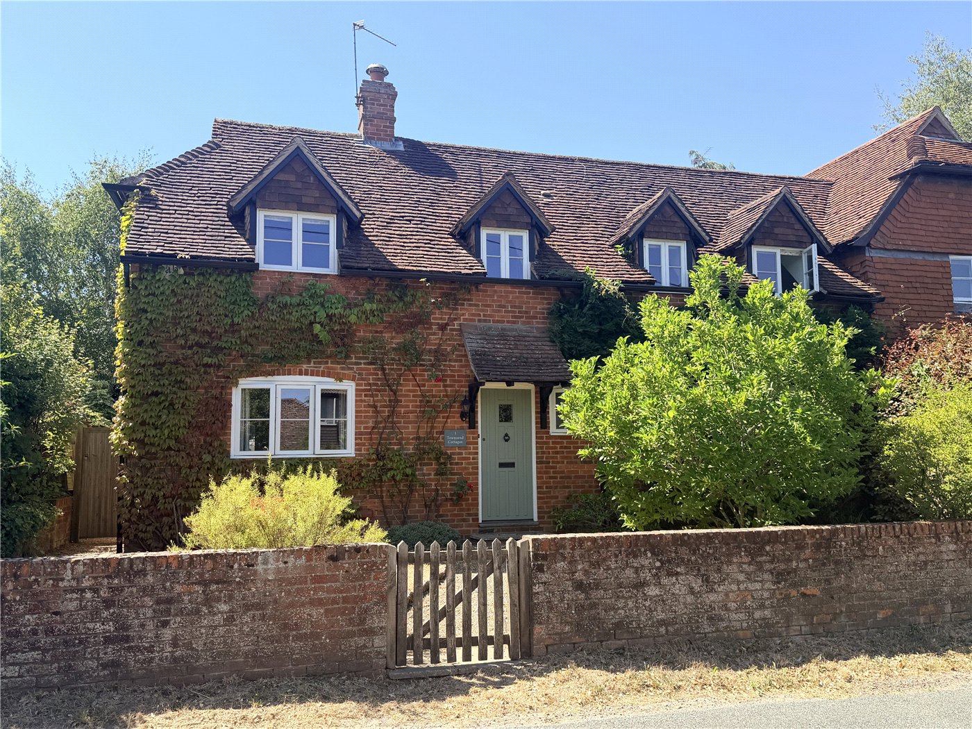 Dippenhall Street, Crondall, Farnham, Hampshire, GU10