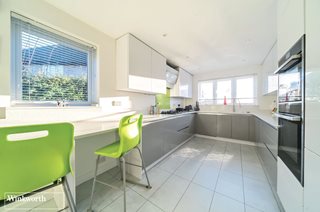 Fennel Close, Chineham, Basingstoke, RG24