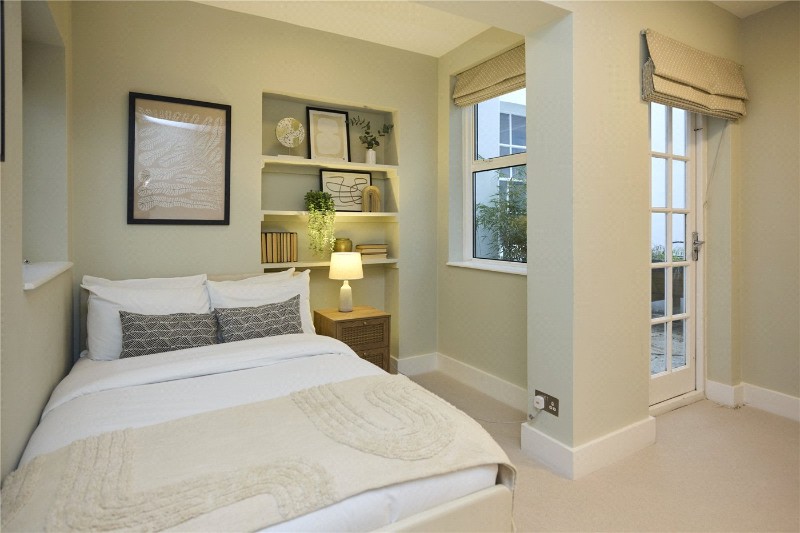 Strathearn Place, London, W2