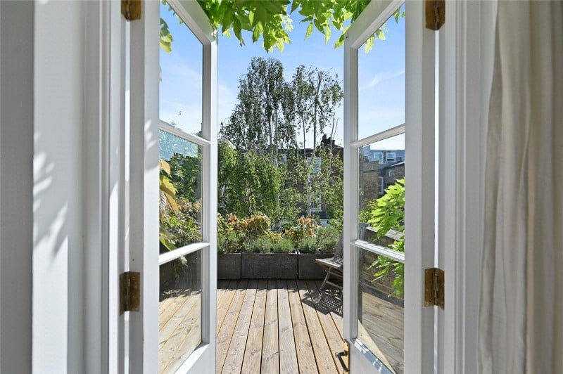 Bloemfontein Avenue, London, W12