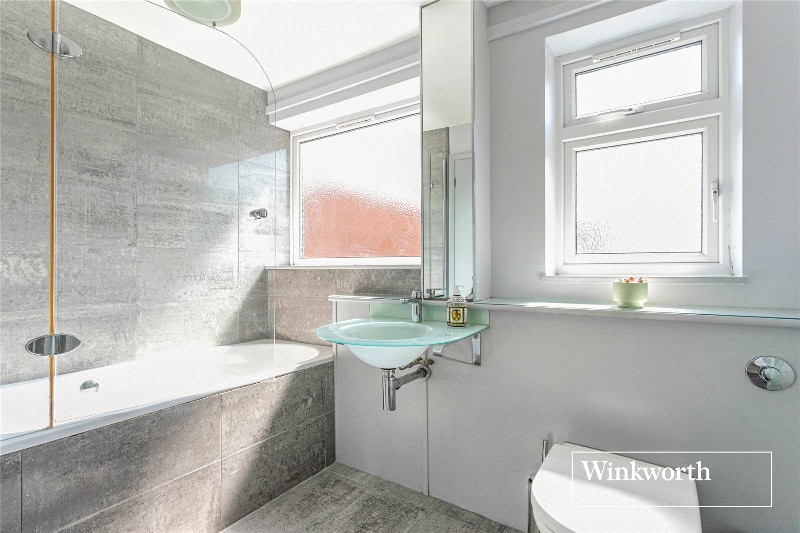 Cameron Close, Myddelton Park, Whetstone, N20