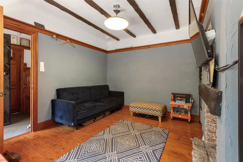 Annsworthy Crescent, London, SE25