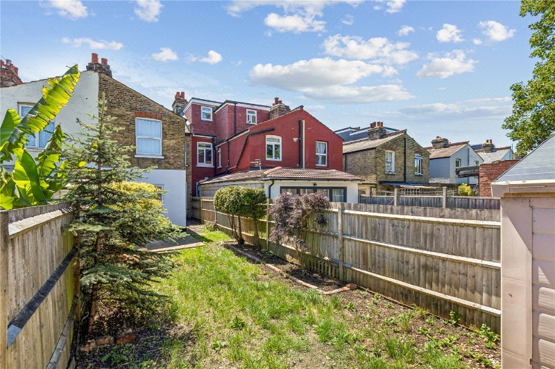 Crusoe Road, Mitcham, CR4