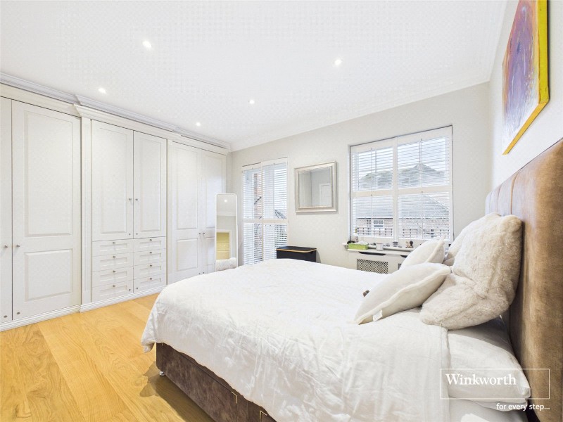 Turnberry Close, London, NW4