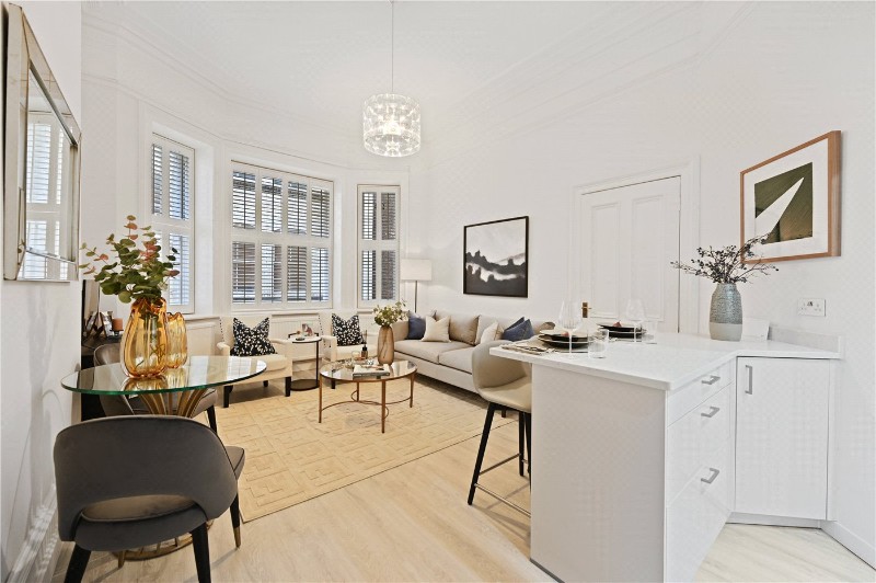 Bedford Court Mansions, Bedford Avenue, London, WC1B
