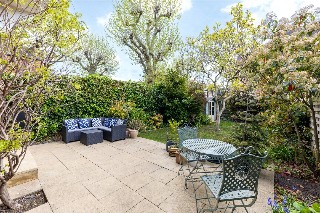 Howards Lane, London, SW15