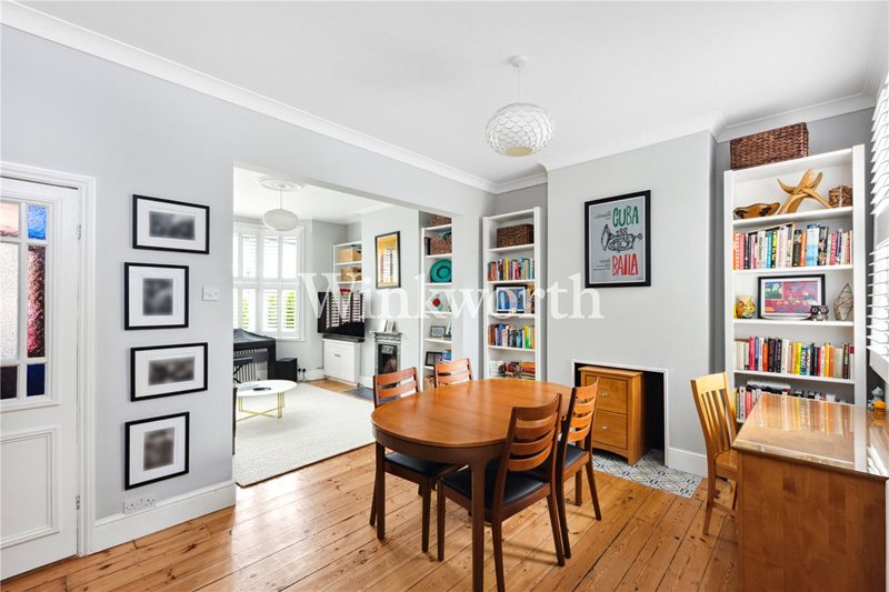 Leith Road, London, N22