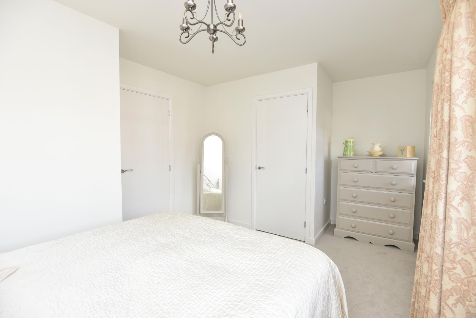 A BEDROOM 1B DSC_918