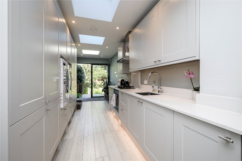 Gunnersbury Avenue, London, W5
