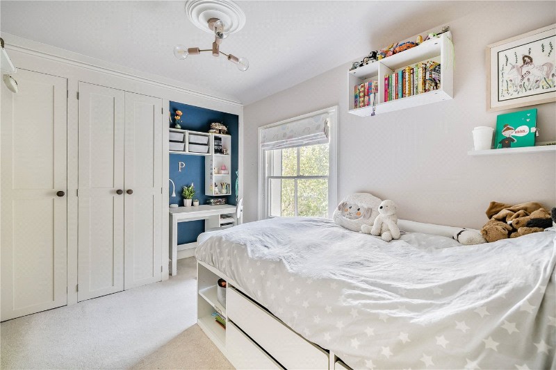 St. Georges Road, Farnham, Surrey, GU9
