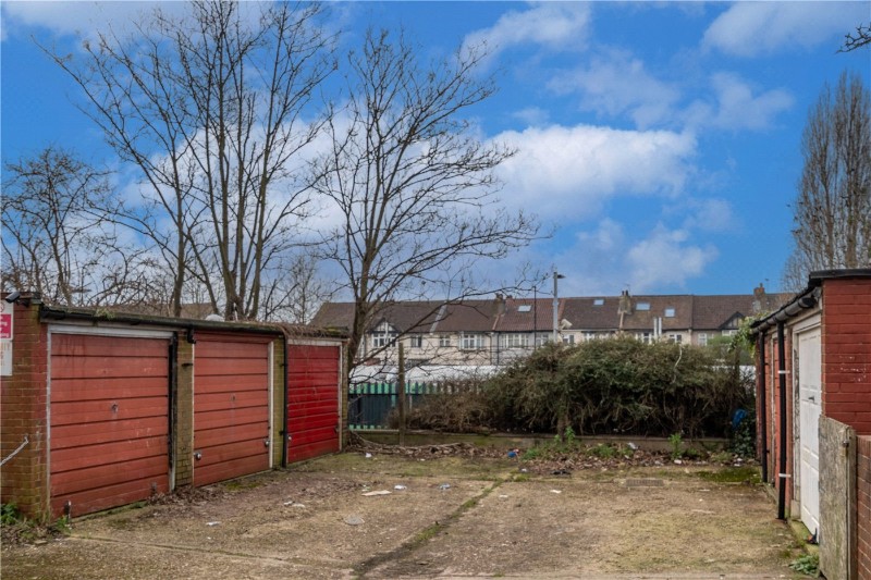 Estreham Road, London, SW16