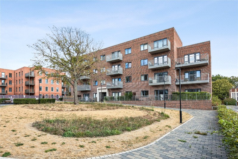 Springfield Drive, London, SW17