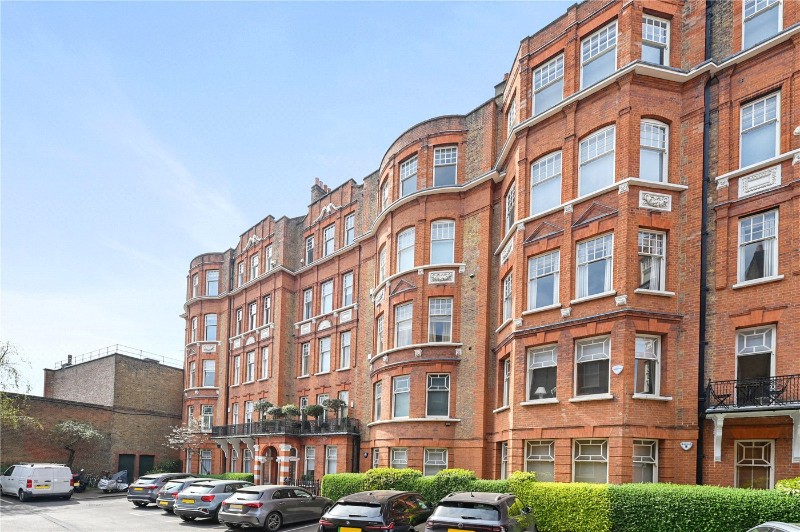 Wynnstay Gardens, London, W8