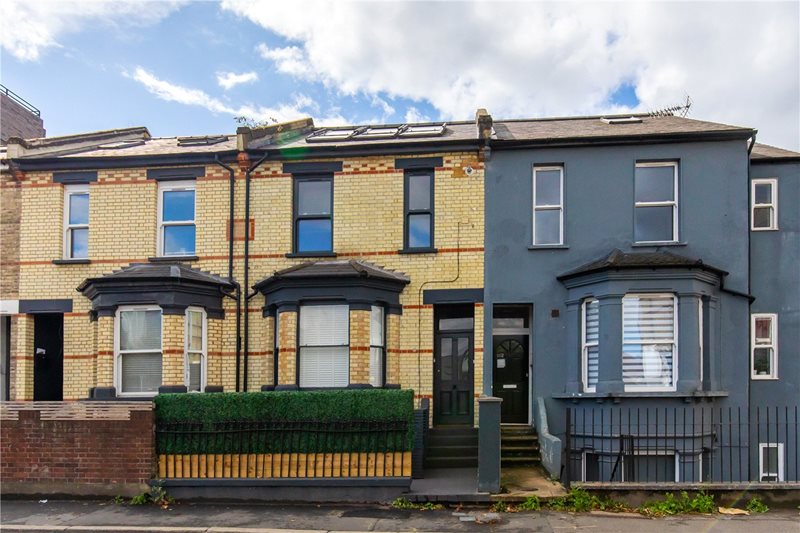 Windmill Road, London, TW8