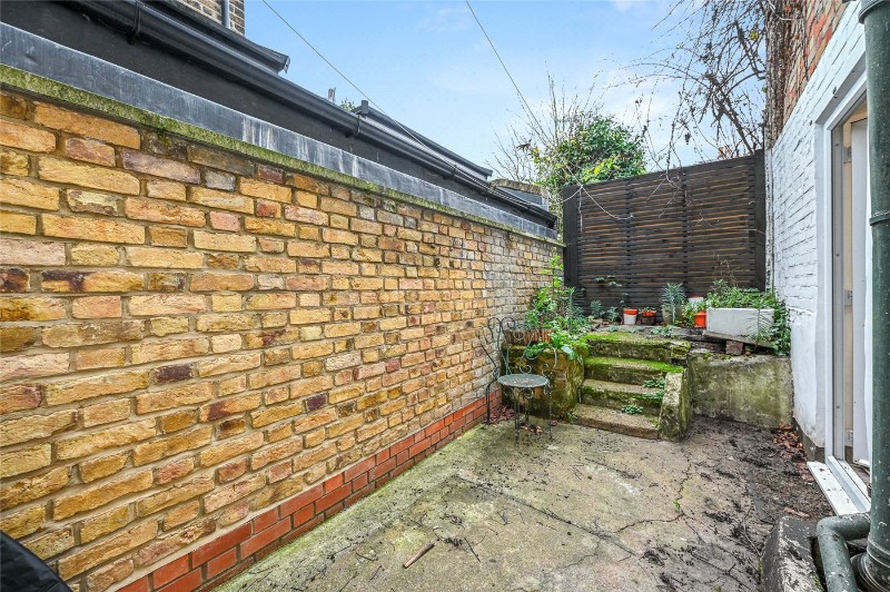 Ellerslie Road, London, W12