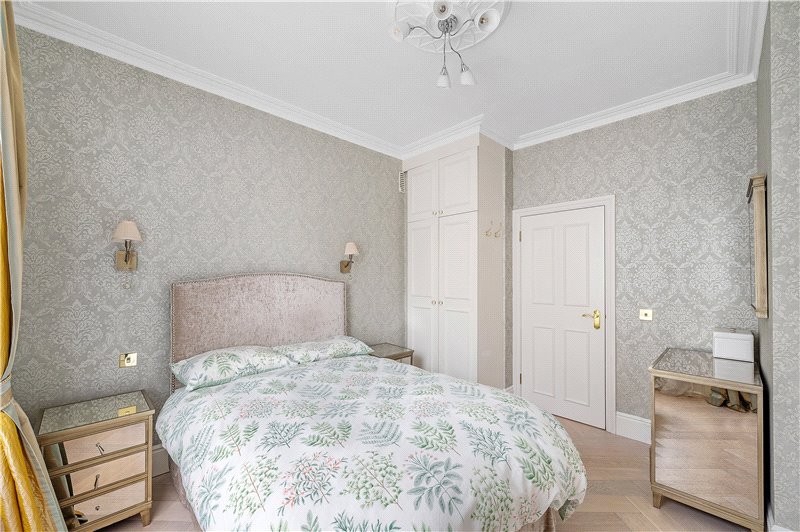 Cornwall Gardens, London, SW7