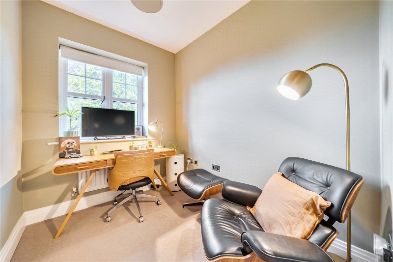 Nettlecombe Close, Farnham, Surrey, GU9