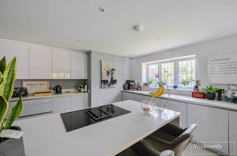 Bagshot Road, Chobham, Surrey, GU24
