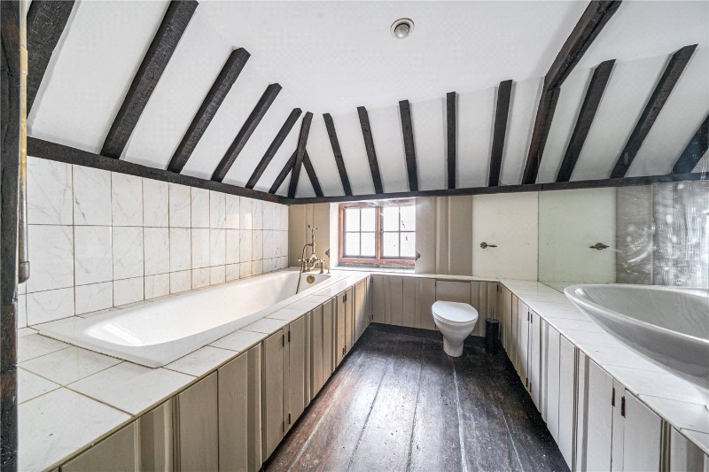 Crondall Lane, Dippenhall, Farnham, Surrey, GU10