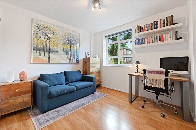 Longlands Court, London, W11