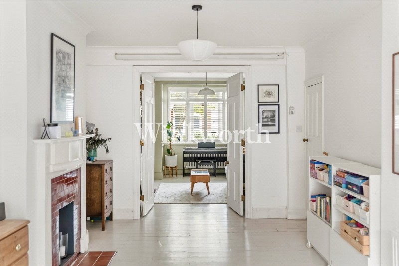 Rosebery Avenue, London, N17